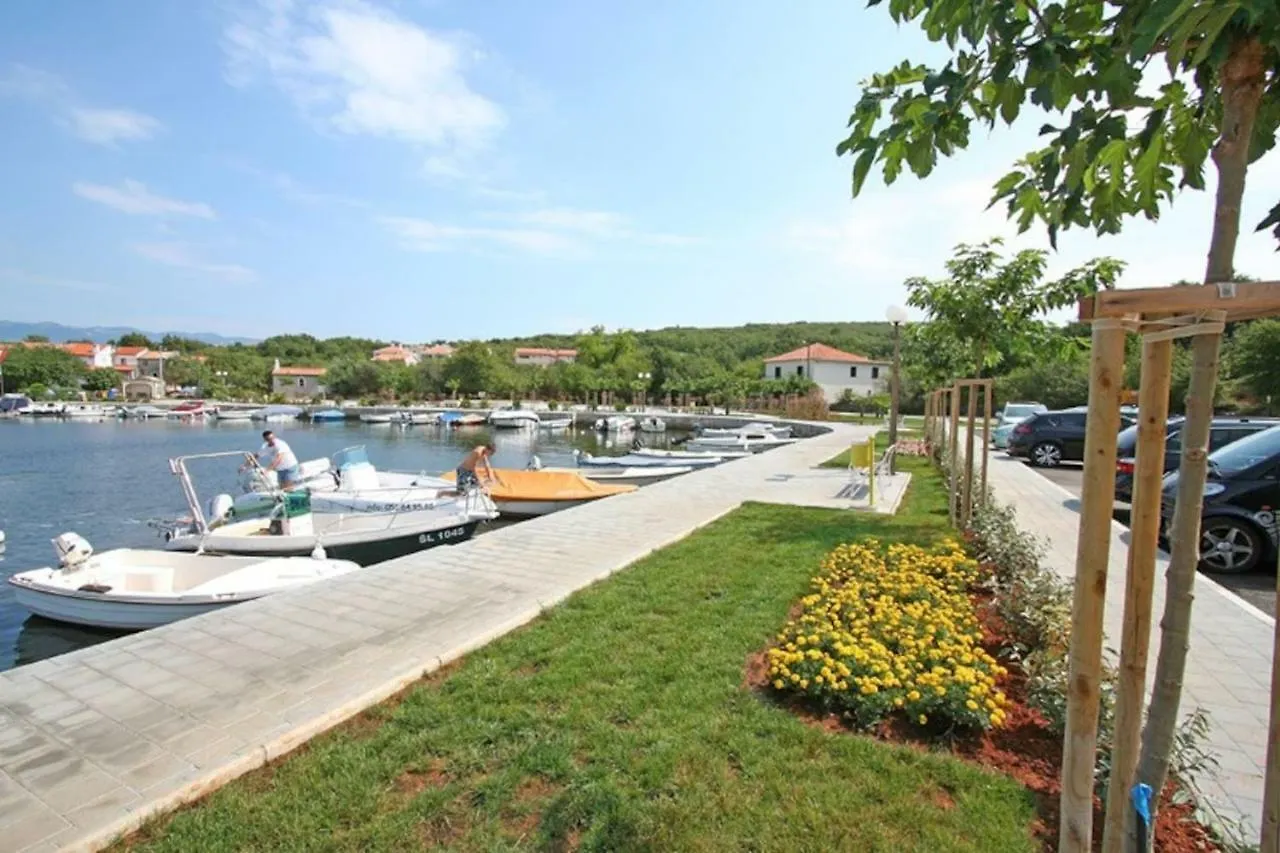 Apartment F-4 Klimno 0*,  Chorvatsko